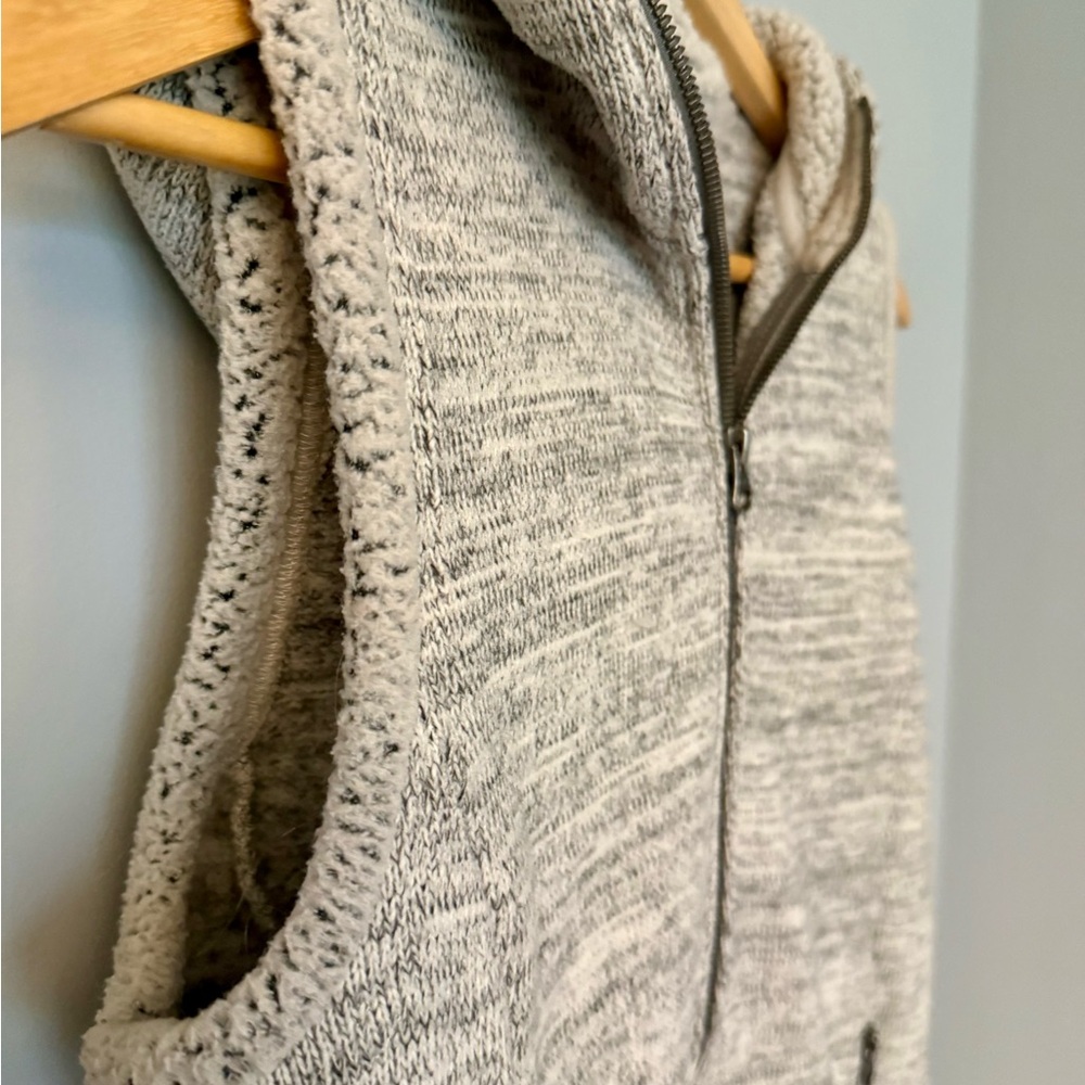 Kuhl Alaska Women’s Cozy Sleeveless Zip-Up Hooded Vest w/ Pockets - Heather Gray - Picture 5 of 12